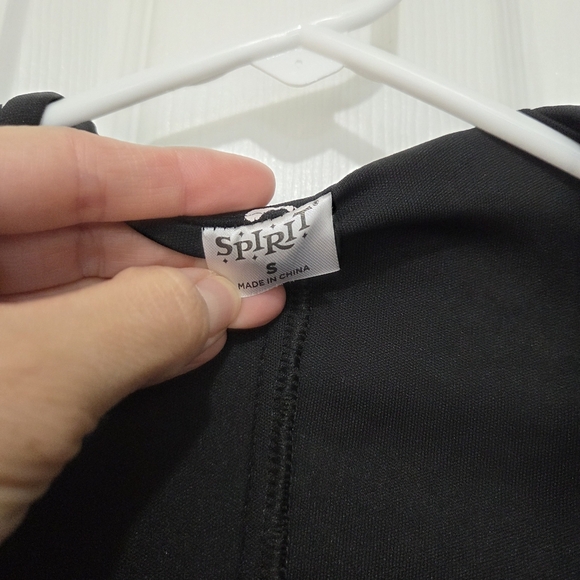 Spirit Halloween Child Midnight Vampiress Black & White Costume Size 6 Vampire - Picture 4 of 10